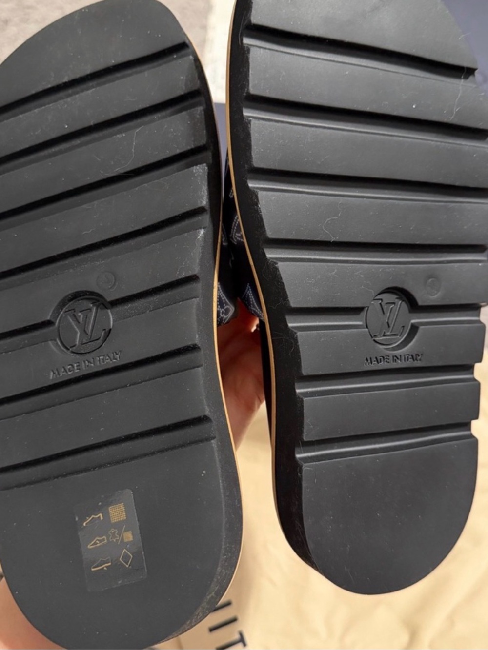 Louis Vuitton Black Monogram Pillow Mule size 35 NIB - Picture 2 of 3